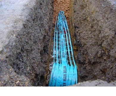 TYPAR Detectamesh contains traceable/detectable wire so the pipe, cable or service line can be located in future